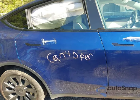 2022 Tesla Model Y Long Range Dual Motor All-Wheel Drive from USA, damaged, VIN 7SAYGDEE4NF322372